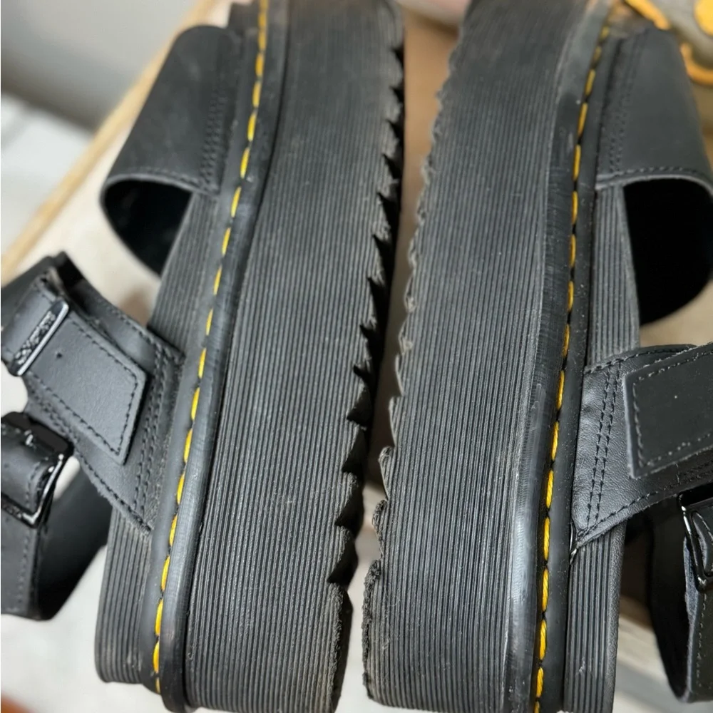 Dr. Martens VOSS QUAD Leather Platform Sandals 26725001 BLACK Sz8